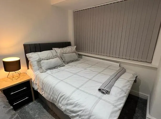 Droylsden Guest House